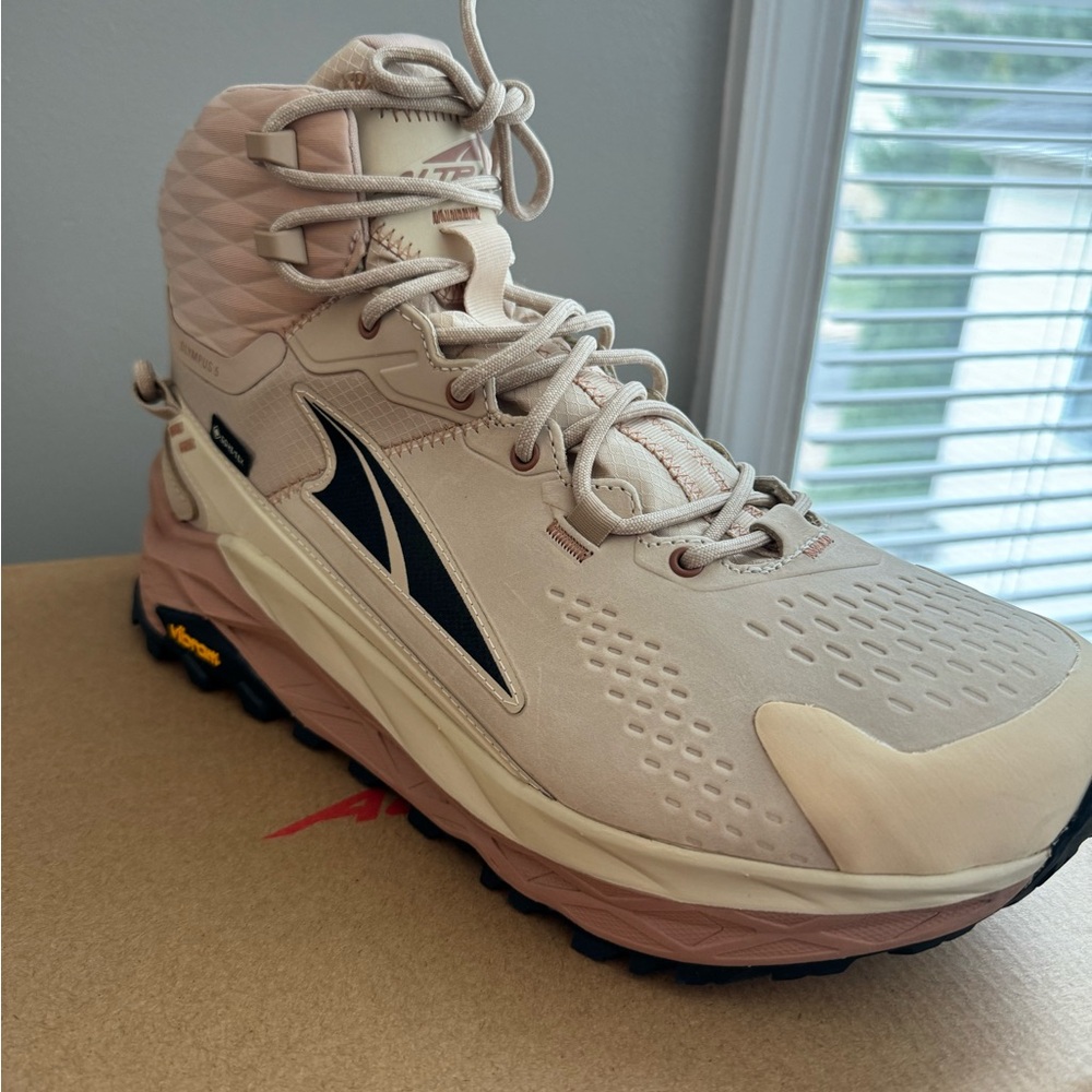 Altra Men’s Olympus 5 Hike Mid Shoes 🆕